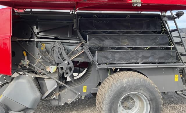 Image of Massey Ferguson LB2234XD equipment image 4