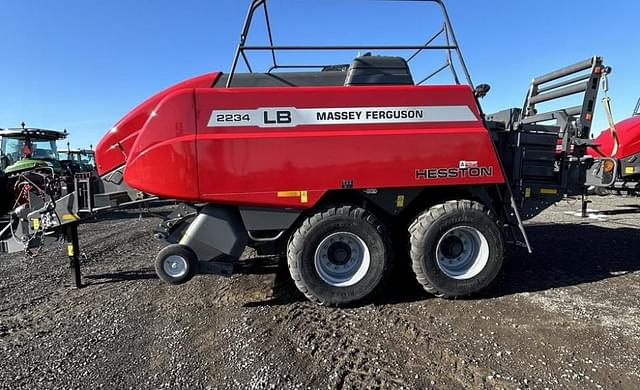 Image of Massey Ferguson LB2234 equipment image 2