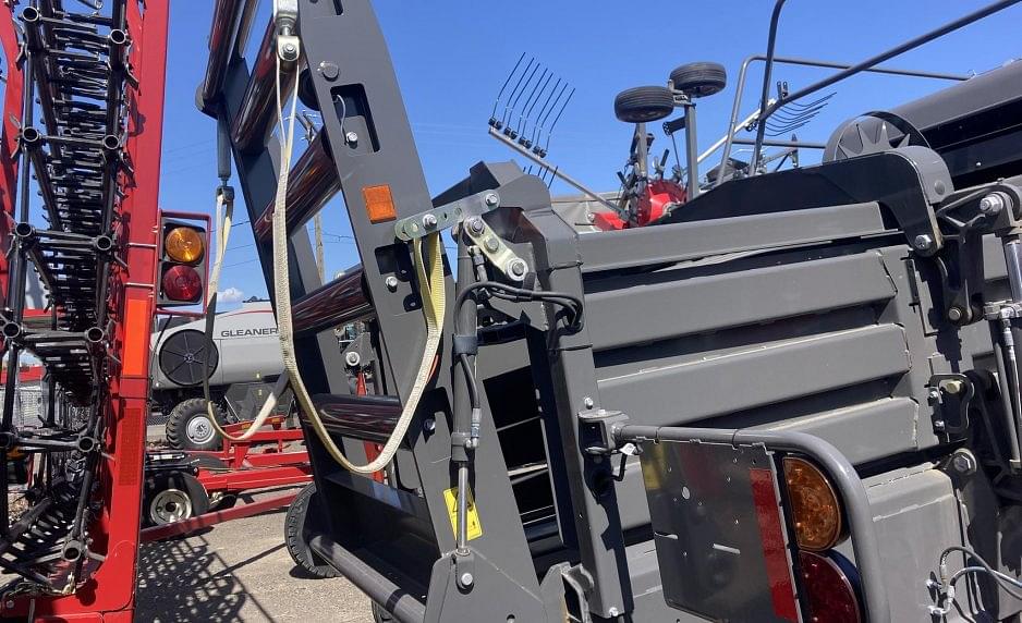 Image of Massey Ferguson LB2234 Image 1