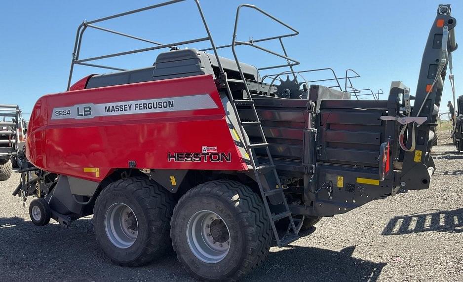 Image of Massey Ferguson LB2234 Primary image
