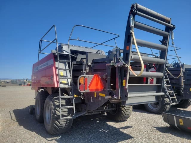 Image of Massey Ferguson LB2234 equipment image 2