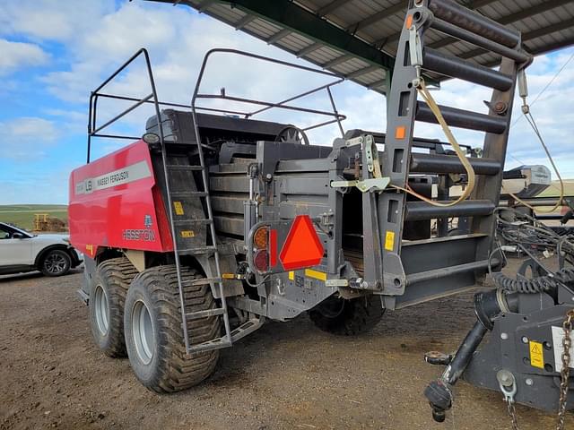 Image of Massey Ferguson LB2234 equipment image 2