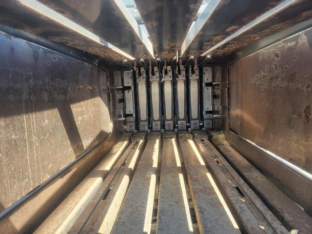 Image of Massey Ferguson LB2234 equipment image 4