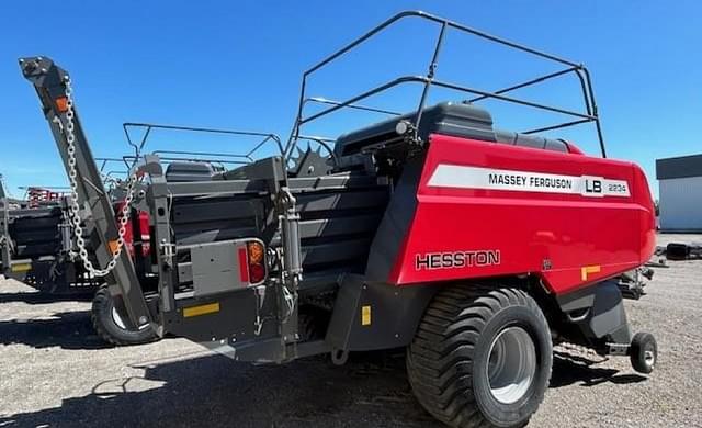 Image of Massey Ferguson LB2234 equipment image 2