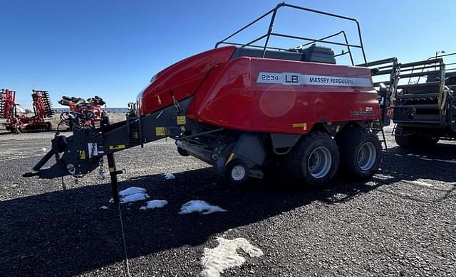 Image of Massey Ferguson LB2234 equipment image 3