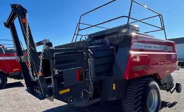 Image of Massey Ferguson LB2234 equipment image 4