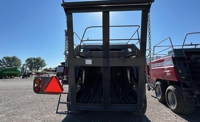 Image of Massey Ferguson LB2234 equipment image 3