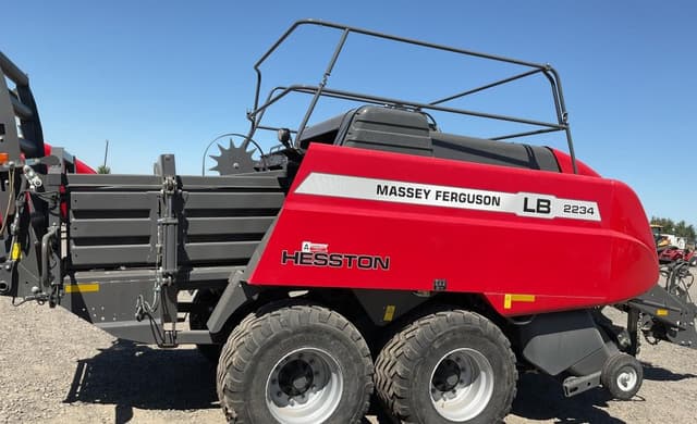 Image of Massey Ferguson LB2234 equipment image 2