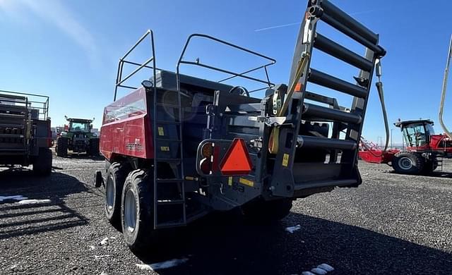 Image of Massey Ferguson LB2234 equipment image 4