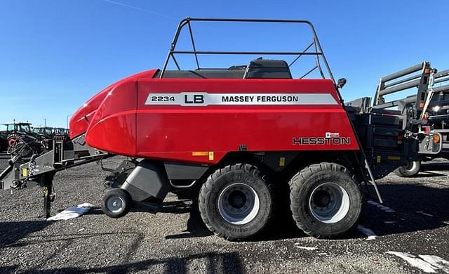 Image of Massey Ferguson LB2234 equipment image 2