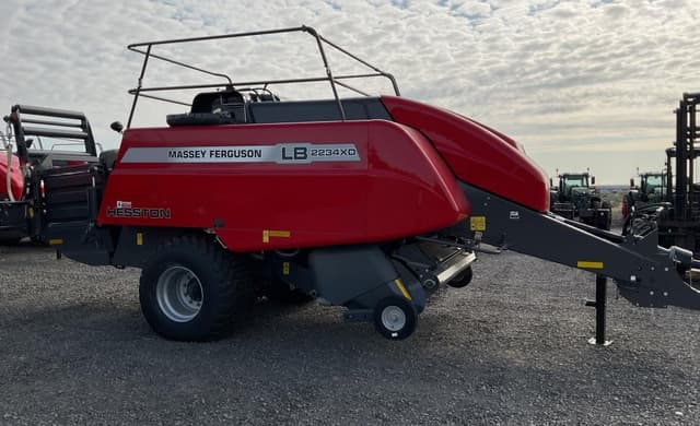 Image of Massey Ferguson LB2234 equipment image 2