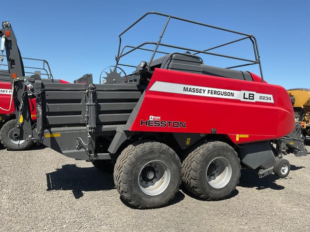 Image of Massey Ferguson LB2234 equipment image 3