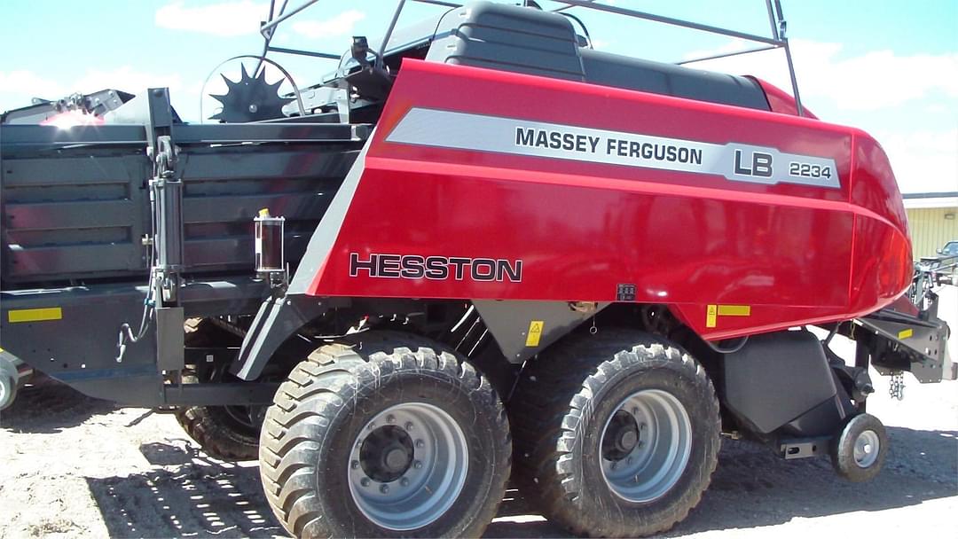 Image of Massey Ferguson LB2234 Image 0