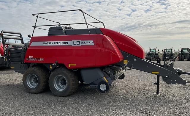 Image of Massey Ferguson LB2234 equipment image 2
