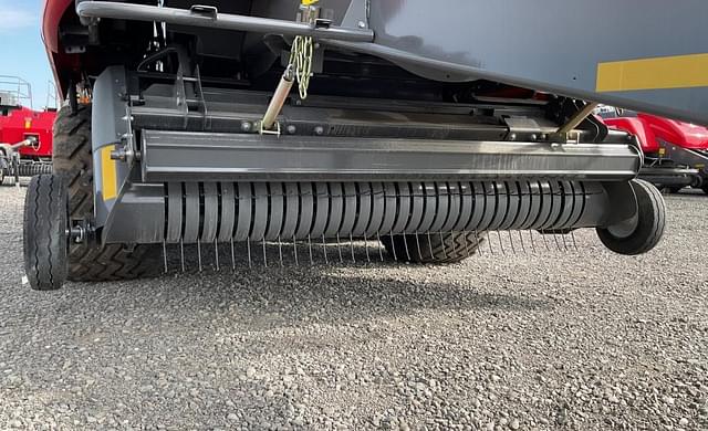 Image of Massey Ferguson LB2234 equipment image 3