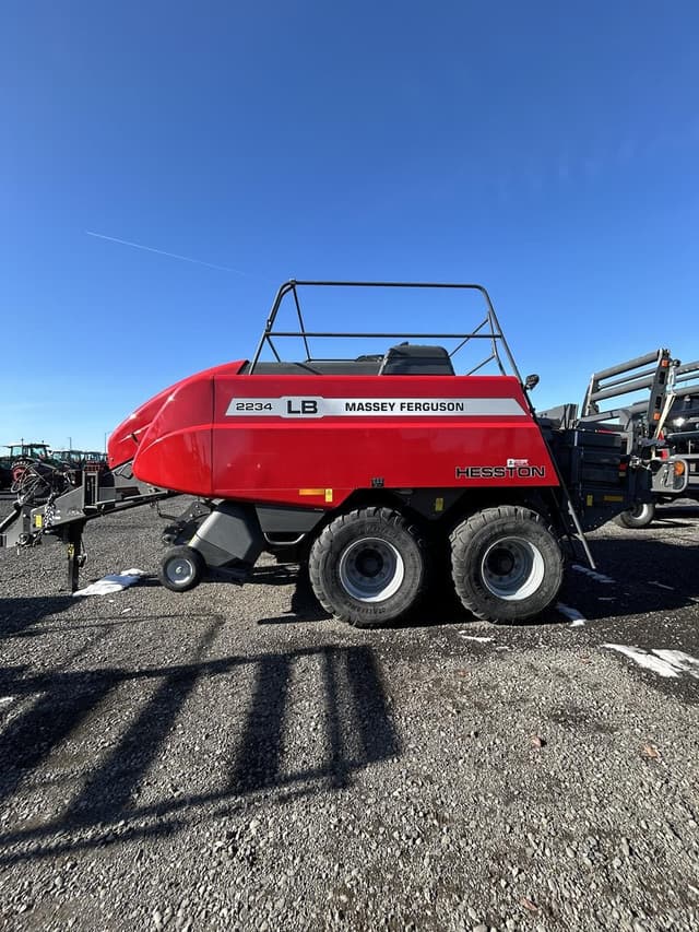 Image of Massey Ferguson LB2234 equipment image 3
