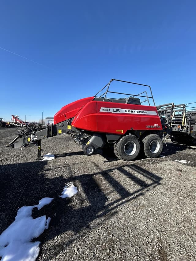 Image of Massey Ferguson LB2234 equipment image 1