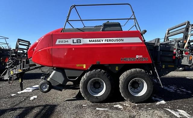 Image of Massey Ferguson LB2234 equipment image 3