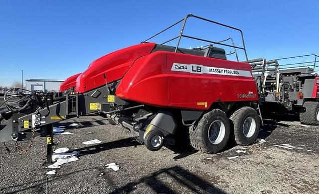 Image of Massey Ferguson LB2234 equipment image 2