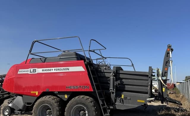 Image of Massey Ferguson LB2234 equipment image 3