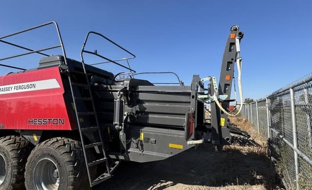 Image of Massey Ferguson LB2234 equipment image 4