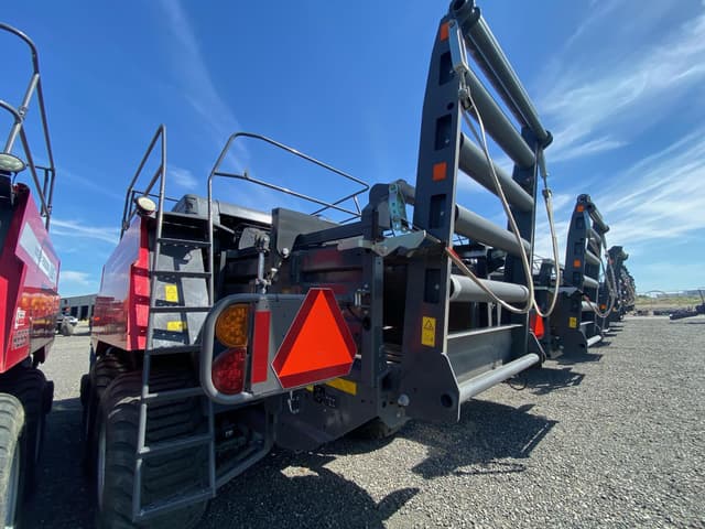 Image of Massey Ferguson LB2234 equipment image 3