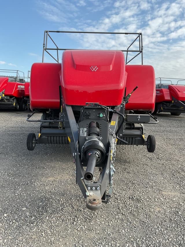 Image of Massey Ferguson LB2234 equipment image 4