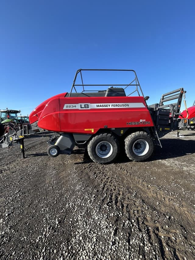 Image of Massey Ferguson LB2234 equipment image 2