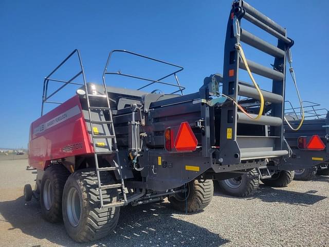 Image of Massey Ferguson LB2234XD equipment image 2
