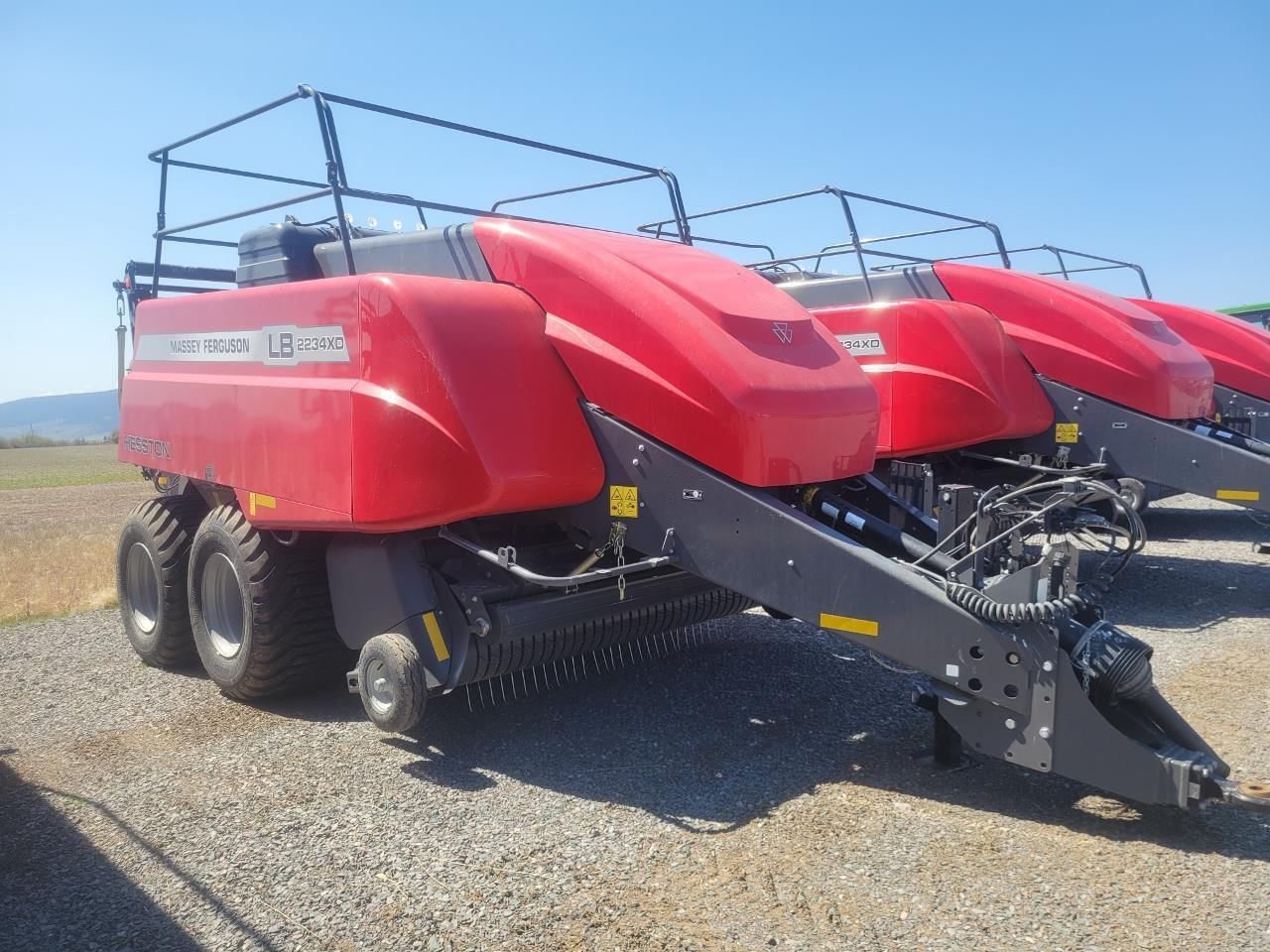 Main image Massey Ferguson LB2234XD