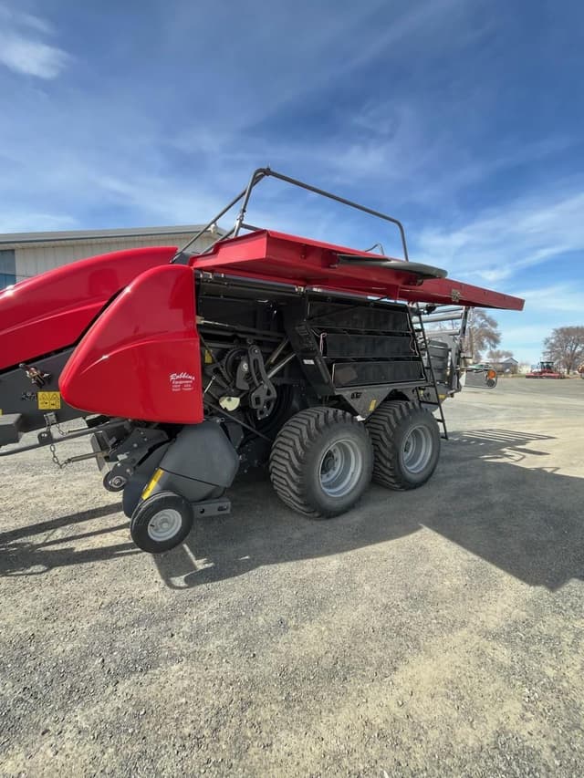 Image of Massey Ferguson LB2234XD equipment image 4