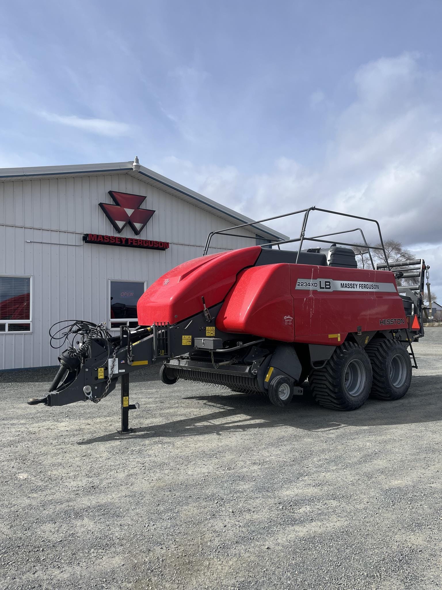 2024 Massey Ferguson LB2234XD Equipment Image0