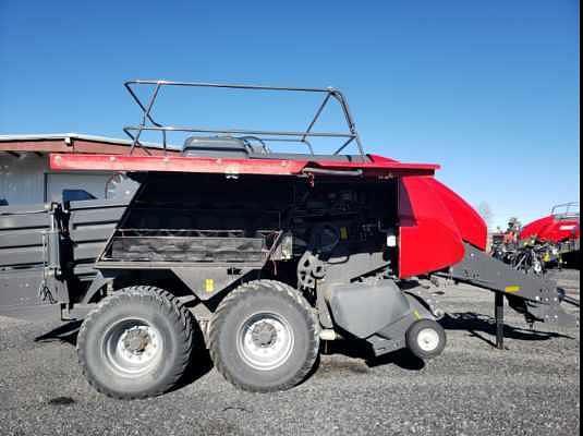 Image of Massey Ferguson LB2234XD equipment image 4