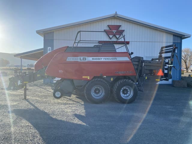Image of Massey Ferguson LB2234XD equipment image 1