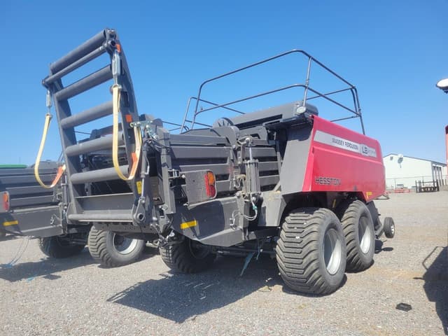 Image of Massey Ferguson LB2234XD equipment image 3