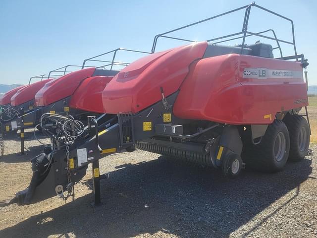 Image of Massey Ferguson LB2234XD equipment image 1