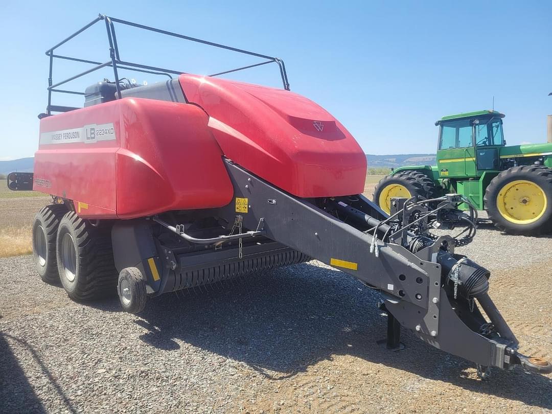 Image of Massey Ferguson LB2234XD Primary image