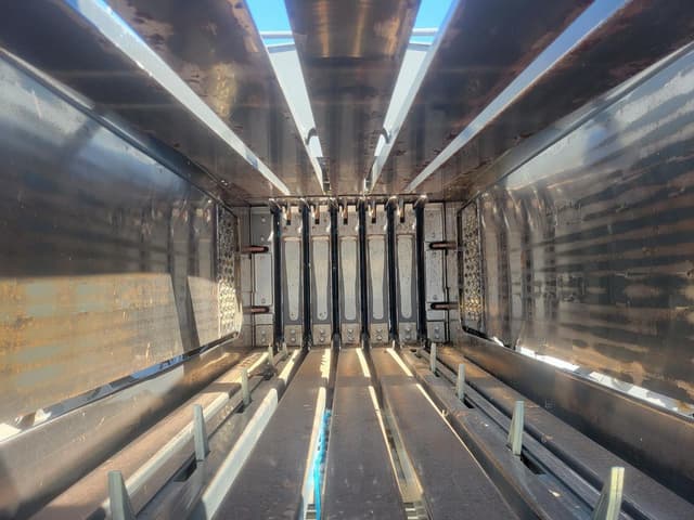 Image of Massey Ferguson LB2234XD equipment image 4