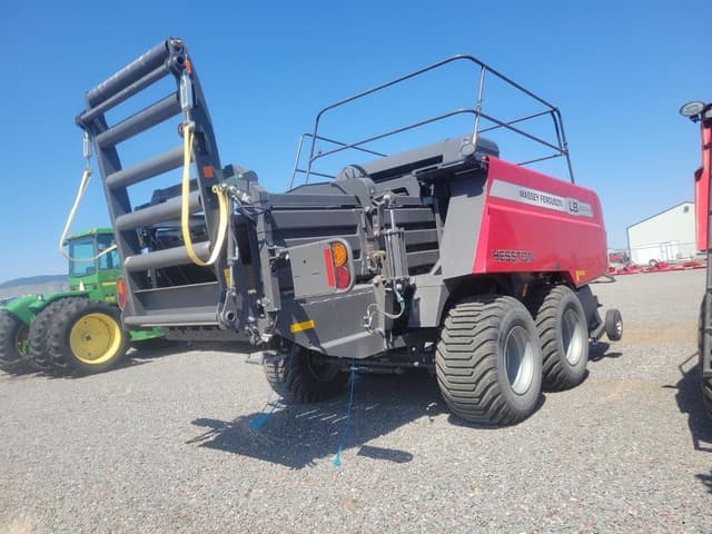 Image of Massey Ferguson LB2234XD equipment image 3