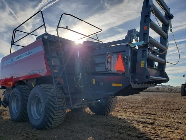 Image of Massey Ferguson LB2234XD equipment image 1