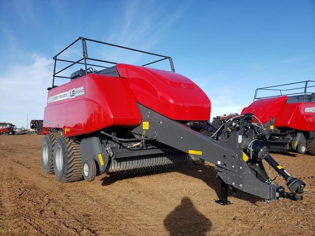 Image of Massey Ferguson LB2234XD equipment image 3