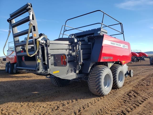 Image of Massey Ferguson LB2234XD equipment image 2