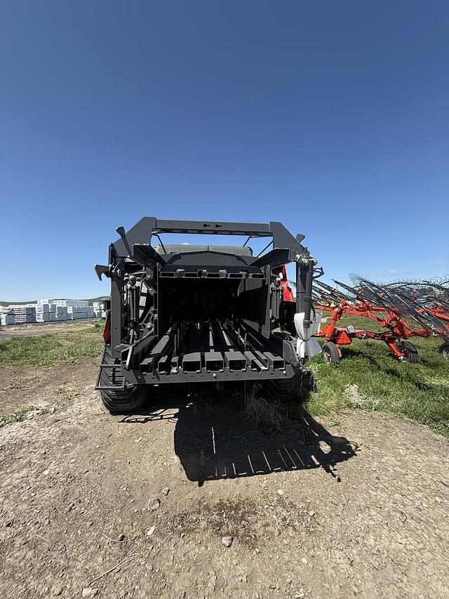 Image of Massey Ferguson LB2234XD equipment image 1