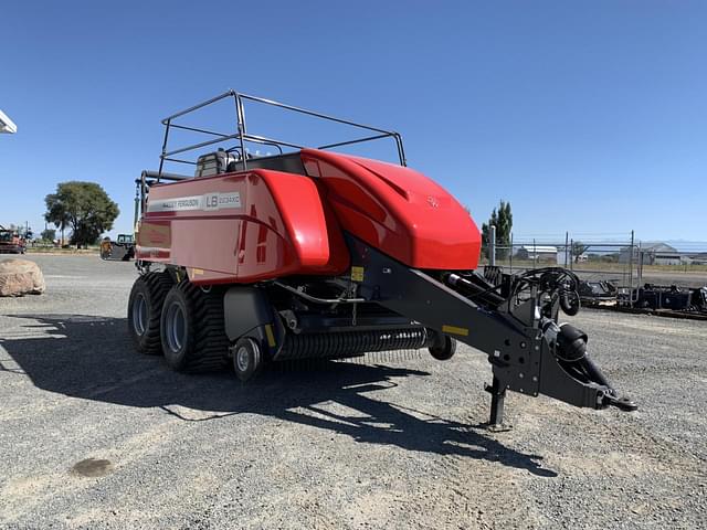 Image of Massey Ferguson LB2234XD equipment image 3