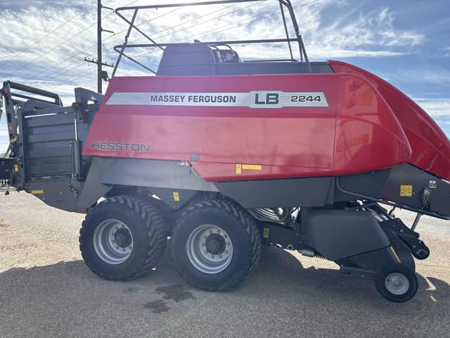 Image of Massey Ferguson LB2244 equipment image 2