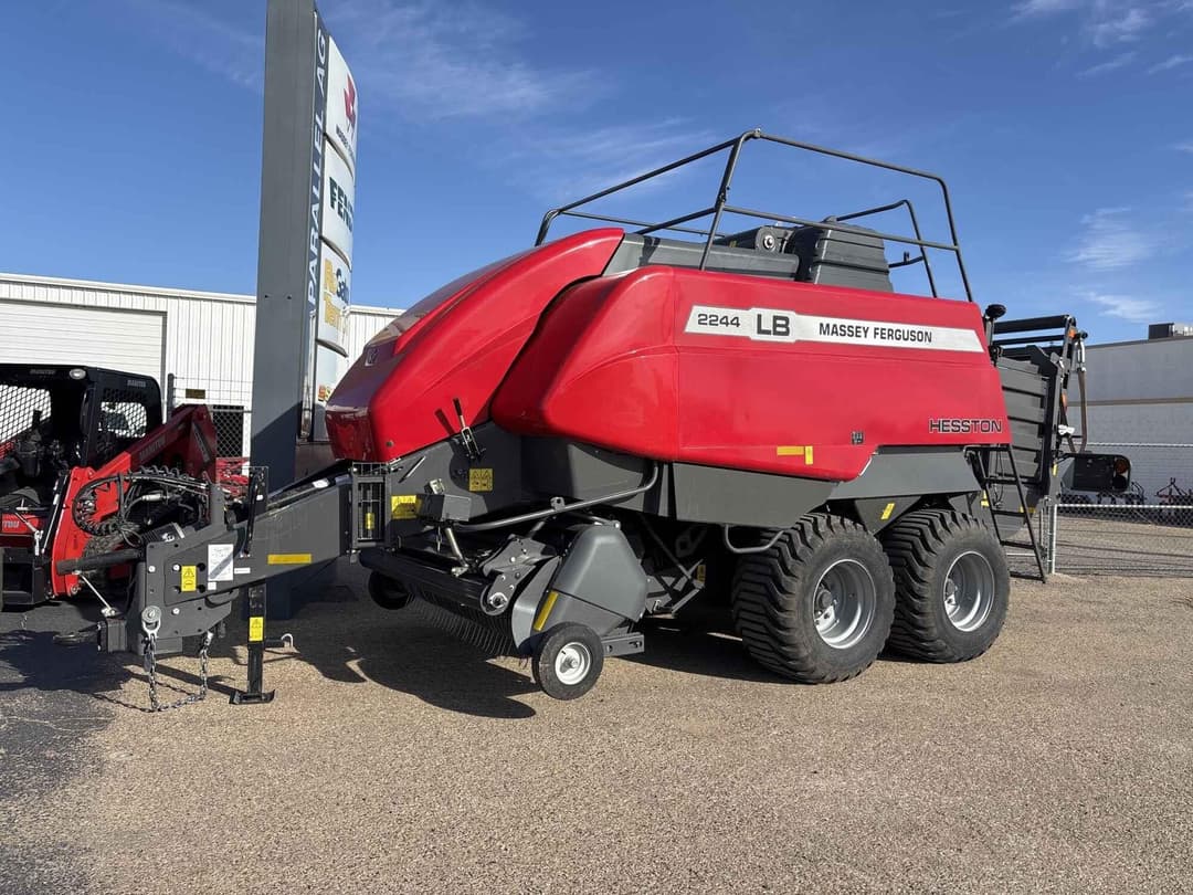 Image of Massey Ferguson LB2244 Primary image