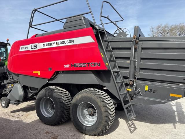 Image of Massey Ferguson LB2244 equipment image 4