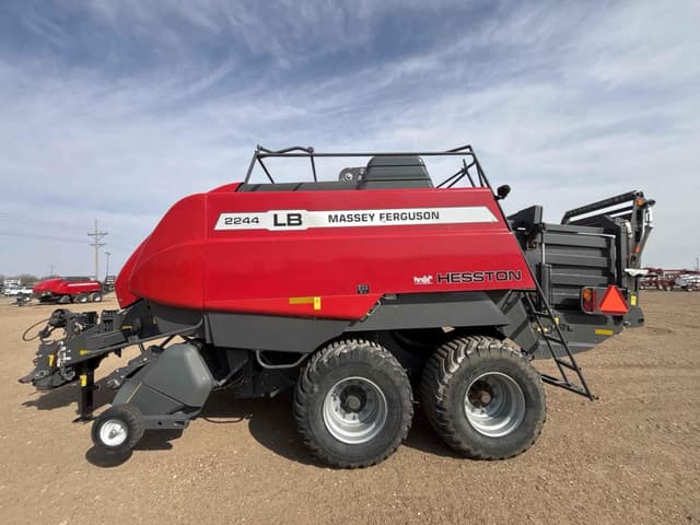 Image of Massey Ferguson LB2244 equipment image 3