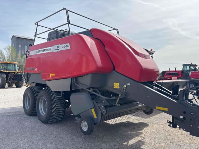 Image of Massey Ferguson LB2244 equipment image 4