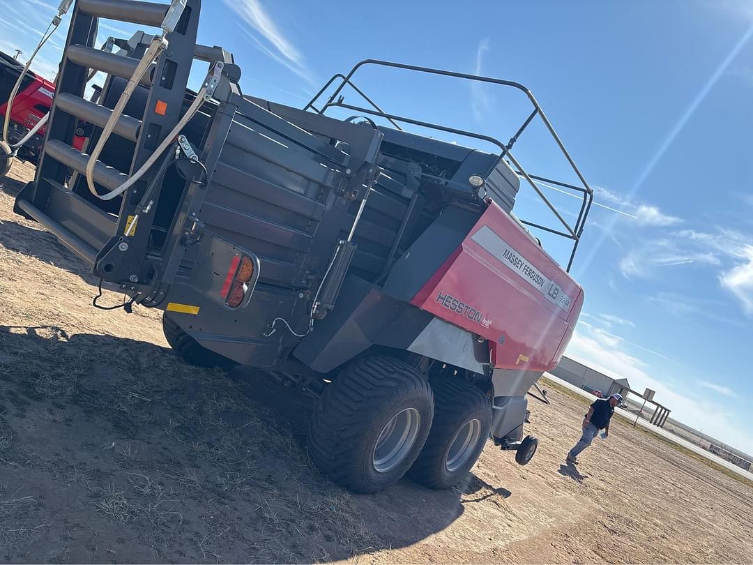Image of Massey Ferguson LB2244 Image 1